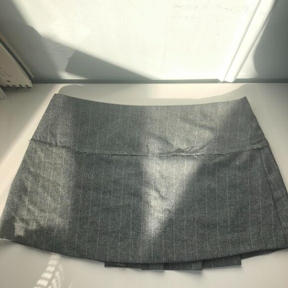 Aritzia Women's Grey and Black Skirt - Picture 2 of 3